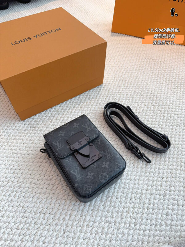 LV S-Lock Vertical Wearable Wallet