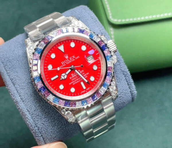 Rolex Submariner Date, 40 mm, Oyester, Oyestersteel and white gold, Red dial