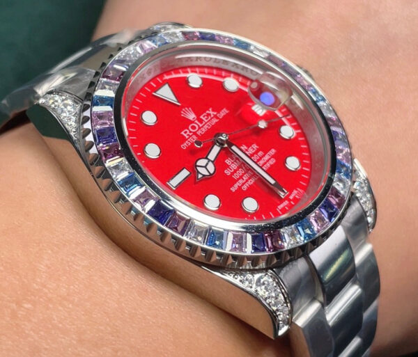 Rolex Submariner Date, 40 mm, Oyester, Oyestersteel and white gold, Red dial