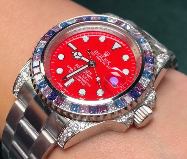 Rolex Submariner Date, 40 mm, Oyester, Oyestersteel and white gold, Red dial