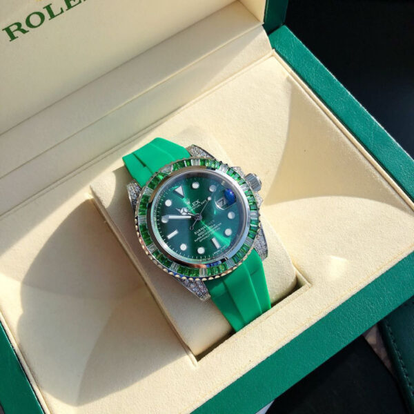 Rolex Submariner Date, 40 mm, white gold, Oyesterflex, green gem bezel