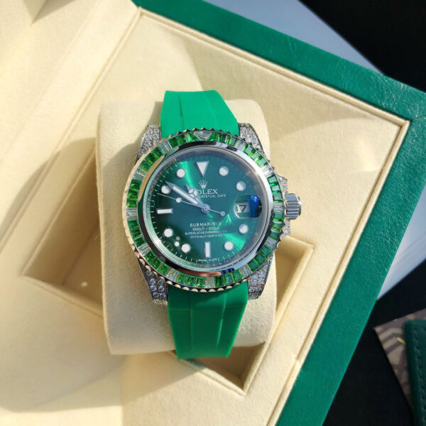 Rolex Submariner Date, 40 mm, white gold, Oyesterflex, green gem bezel