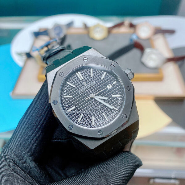 Audemars Piguet Royal Oak Series – Black, Black Case, Classic Look