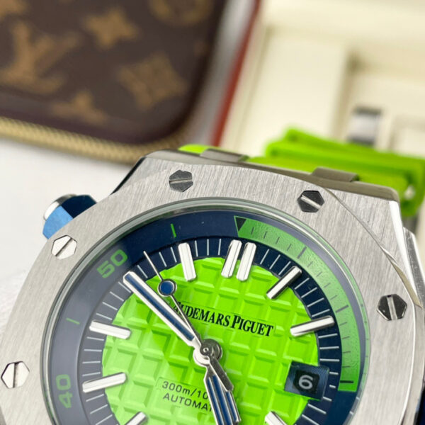 Audemars Piguet Royal Oak Offshore Diver Chronograph – Green