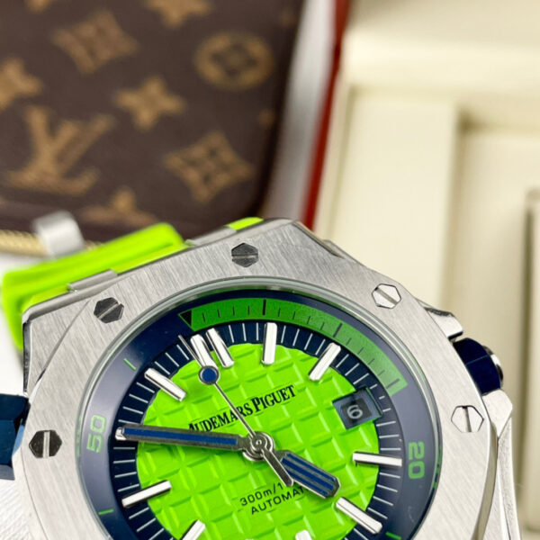 Audemars Piguet Royal Oak Offshore Diver Chronograph – Green