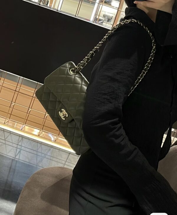 Chanel Classic Handbag (Grained Calfskin)