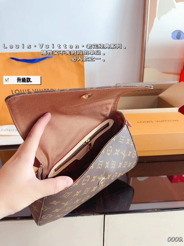 LV NEW Looping Shoulder bag Classic Monogram